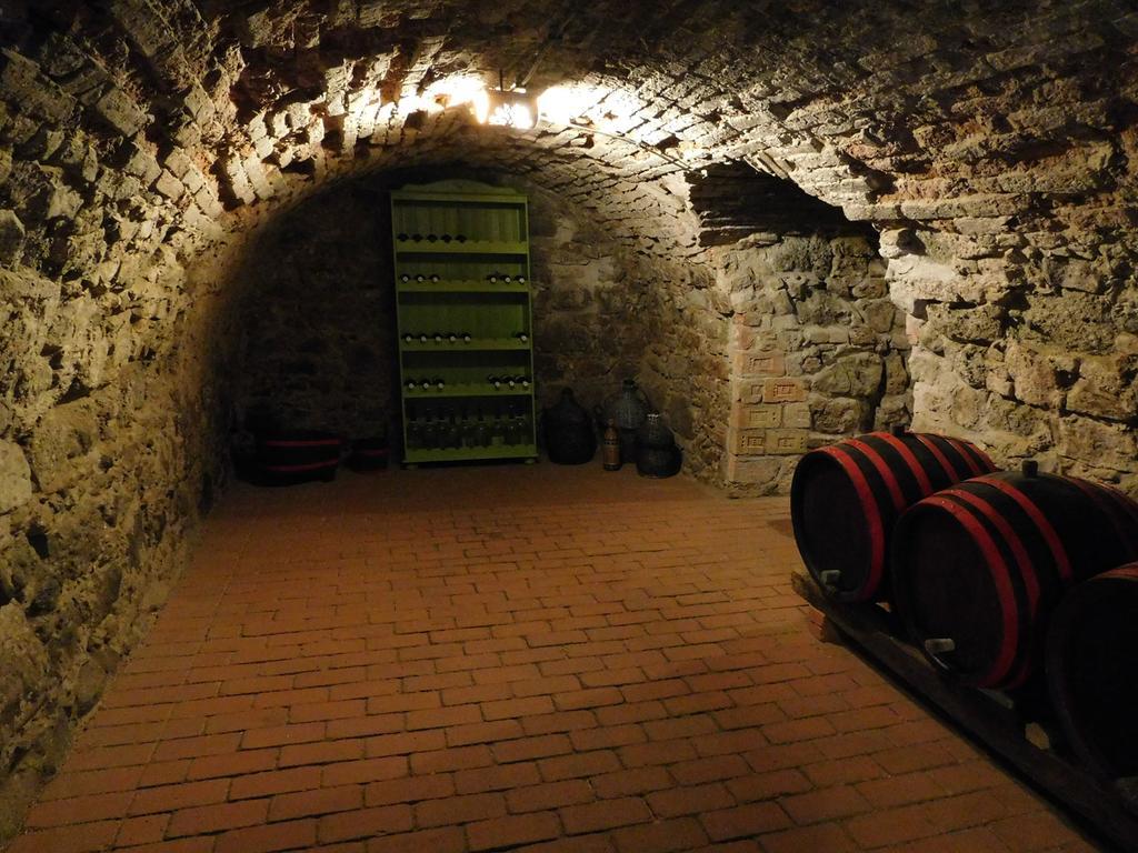 Ister Guesthouse Esztergom Luaran gambar